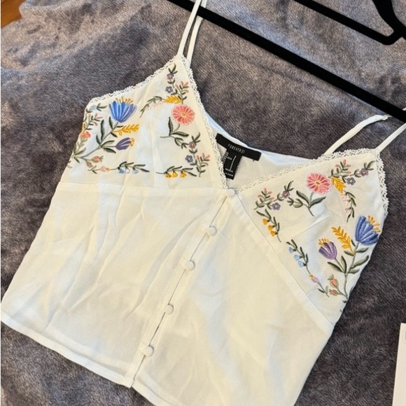 Button front embroidered lightweight Tank/Cami -SM. - Picture 1 of 2